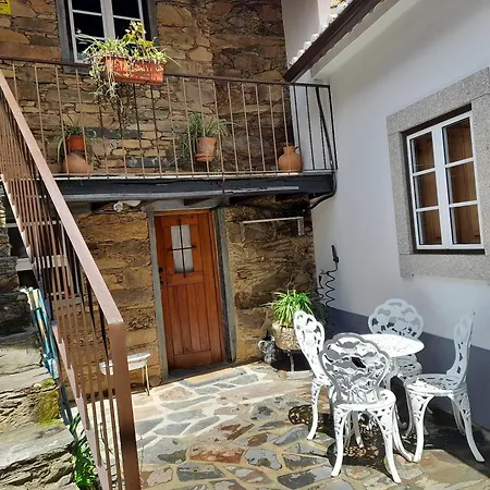 Casas De Sao Francisco Da Cha Homestay *