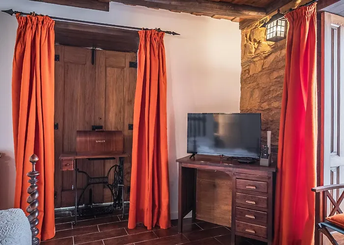 Casas De Sao Francisco Da Cha Homestay *